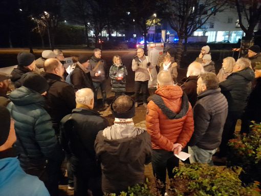 Marcia per le vie e le piazze di Busto Arsizio: «La Memoria non si tocca, il presente si cambia»