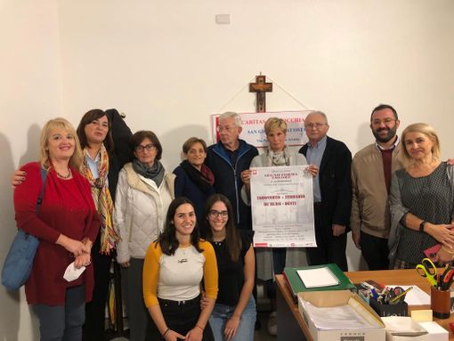 “Segno, colore e forma” solidali con la Caritas San Giovanni “Segno, colore e forma” solidali con la Caritas San Giovanni