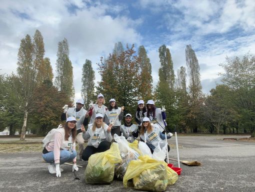 Raccolti oltre 15 kg di rifiuti abbandonati a Busto Arsizio