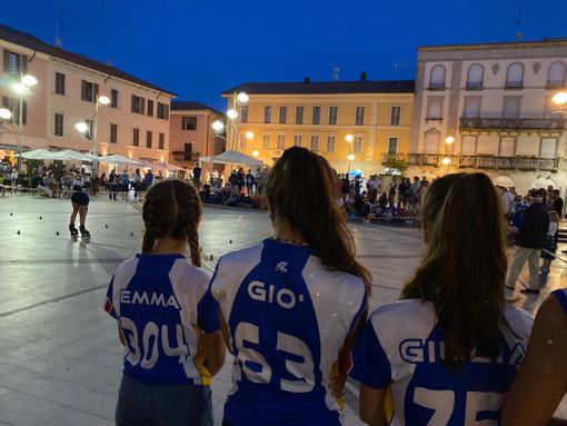 L'esibizione delle atlete, applaudita dai bustocchi