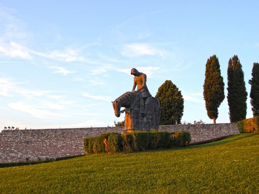 Le vie della Bellezza passano dal Fratello Sole a Busto