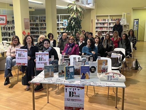 VIDEO. I libri chiamano Busto. Anzi vanno a trovarla VIDEO. I libri chiamano Busto. Anzi vanno a trovarla