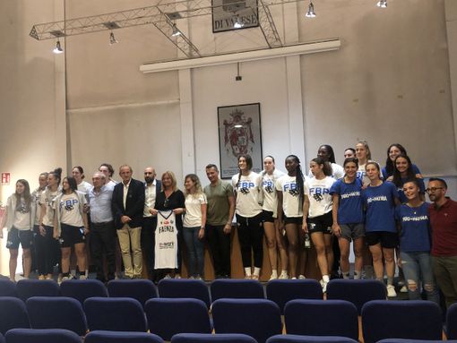 VIDEO E FOTO - Il Faenza Basket Project alla scoperta di Busto Arsizio VIDEO E FOTO - Il Faenza Basket Project alla scoperta di Busto Arsizio