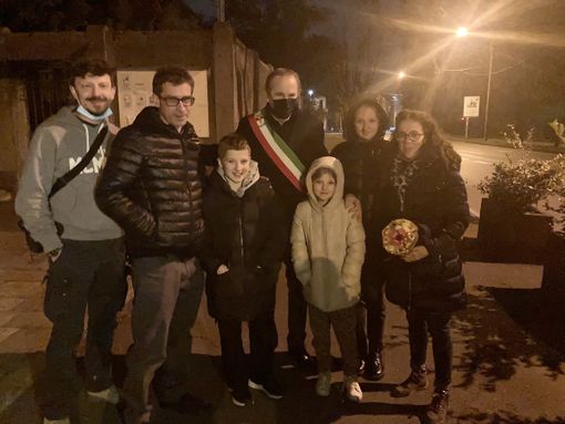 I bambini arrivati con don Giuseppe due settimane fa: la loro storia ha toccato il cuore a tutti, ma a qualcuno ancora di più
