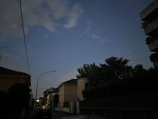 Una parte di via Orazio al buio Una parte di via Orazio al buio