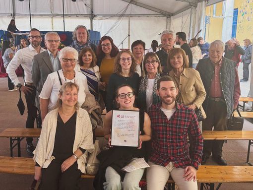 Una doccia, un abito, ma soprattutto l'ascolto: Ali d'Aquila e il desiderio di volare più alto che mai Una doccia, un abito, ma soprattutto l'ascolto: Ali d'Aquila e il desiderio di volare più alto che mai