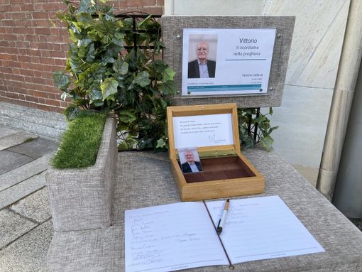 Castellanza, l'ultimo saluto a Vittorio Caldiroli: grande commozione e partecipazione per un uomo che ha rappresentato la città Castellanza, l'ultimo saluto a Vittorio Caldiroli: grande commozione e partecipazione per un uomo che ha rappresentato la città