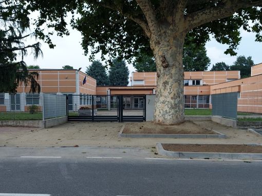 Marnate, conclusi i lavori alle scuole medie. Nuovo ingresso per la ripresa di settembre