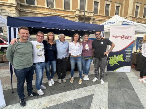 VIDEO. La maglia di Chiellini, il dono di Ocon: «La festa dello sport è anche amore». Tutti uniti dal ricordo di Chiara e Cristian