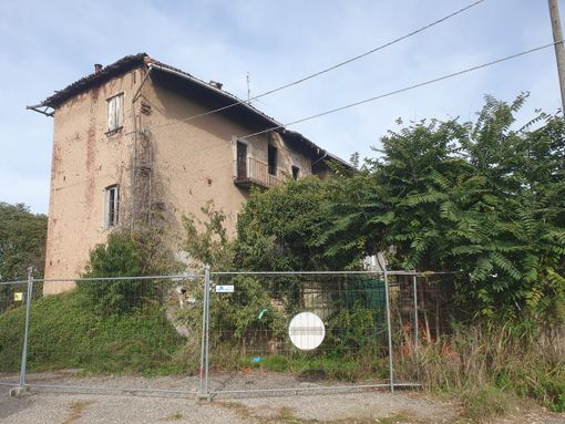 «Burattana abbandonata, piange il cuore. Quale futuro per la cascina?» «Burattana abbandonata, piange il cuore. Quale futuro per la cascina?»