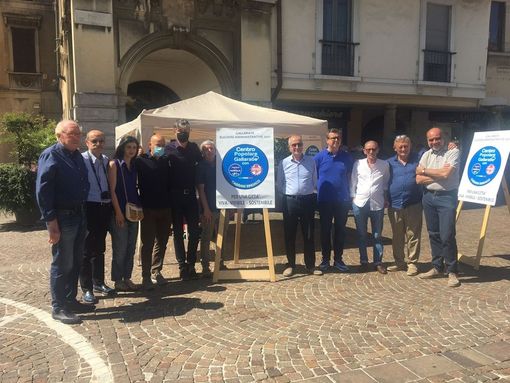 Alcuni esponenti della lista con il sindaco Andrea Cassani Alcuni esponenti della lista con il sindaco Andrea Cassani