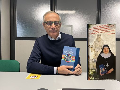 VIDEO. ll manuale della sostenibilità è anche quello della generosità. Comerio e un libro «di testa e cuore» VIDEO. ll manuale della sostenibilità è anche quello della generosità. Comerio e un libro «di testa e cuore»