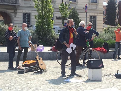 Collettiva Resistenza in piazza Vittorio Emanuele
