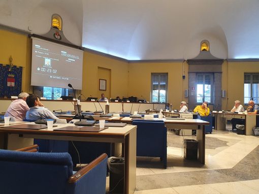 Intitolazioni a Busto, la commissione riflette su Facchinetti e si divide su Berlusconi
