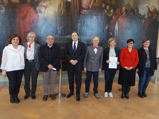 La clinica mobile per le visite senologiche fa tappa a Castellanza La clinica mobile per le visite senologiche fa tappa a Castellanza