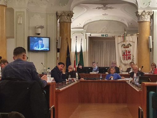 In Provincia primo via libera al bilancio. Opposizione sulle barricate: «Qui manca la politica» In Provincia primo via libera al bilancio. Opposizione sulle barricate: «Qui manca la politica»