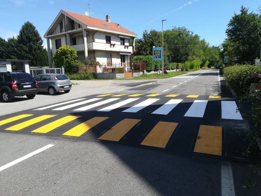 FOTO: Castellanza sicura con cinque dossi rallentatori in più