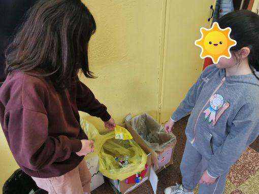 FOTO. Dai rifiuti all'acqua e alla merenda sballata: com'è bello essere alunni green FOTO. Dai rifiuti all'acqua e alla merenda sballata: com'è bello essere alunni green