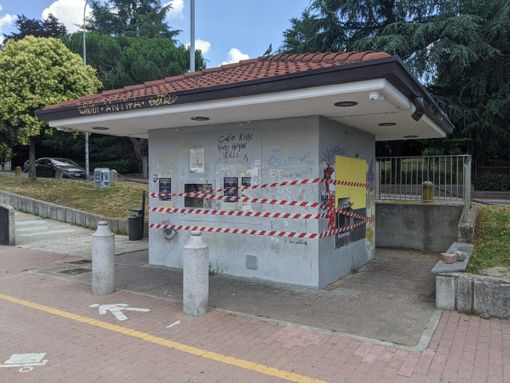La casetta dell’acqua come si presentava sabato mattina