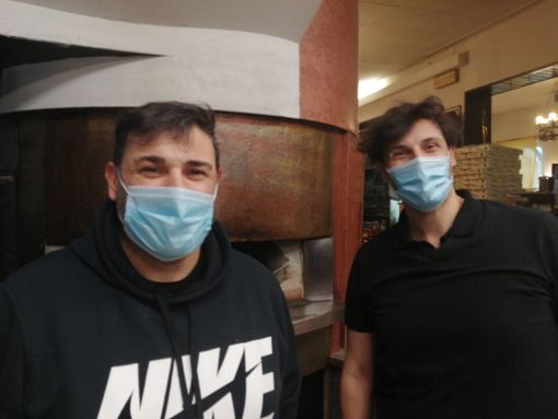 Angelo e Massimo Rossi della pizzeria "Da Mimmo" a Sacconago Angelo e Massimo Rossi della pizzeria "Da Mimmo" a Sacconago