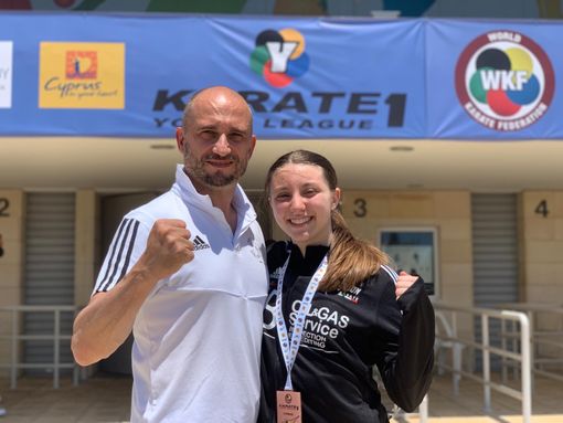 Roberta Dominici con il papà-maestro Massimiliano dell'Asd Skorpion Karate di Castellanza