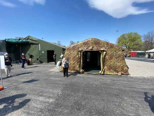 Vaccino anti Covid, Regione Lombardia: «Da oggi al via le prenotazioni per i cittadini tra i 70 e i 75 anni»