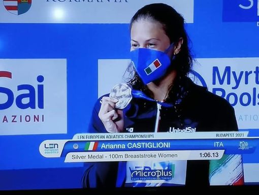 Arianna Castiglioni con l'argento di ieri al collo