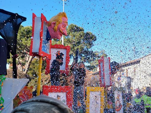 Sport invernali, viaggi nel tempo e Flower Power. In Valle è tutto pronto per il Carnevale Sport invernali, viaggi nel tempo e Flower Power. In Valle è tutto pronto per il Carnevale