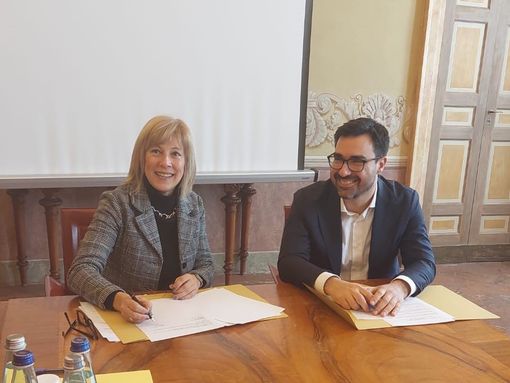 Foto d'archivio. Lo scorso anno il sindaco di Castellanza Mirella Cerini e l'amministratore delegato Alex Carini