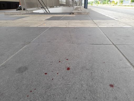 Le macchie di sangue al binario quattro Le macchie di sangue al binario quattro