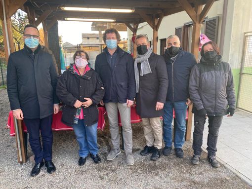 Maturi, primo a sinistra, in visita al canile di Busto Arsizio Maturi, primo a sinistra, in visita al canile di Busto Arsizio