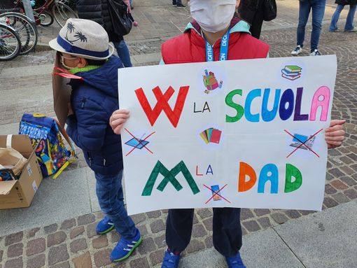 Una protesta contro la didattica a distanza Una protesta contro la didattica a distanza