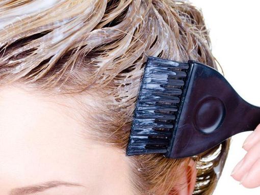 Alcuni parrucchieri della zona si stanno organizzando per consegnare a casa le tinte per i capelli alle clienti
