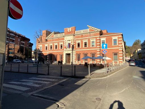 Citofonate misteriose nel cuore della notte: quarantenne di Lozza a processo per stalking Citofonate misteriose nel cuore della notte: quarantenne di Lozza a processo per stalking