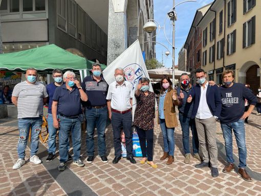 Un gazebo della Lega di Busto (foto d'archivio)