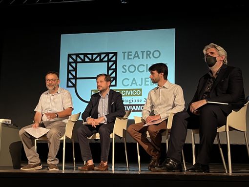 Luca Galli - primo a sinistra - alla presentazione della stagione la scorsa estate