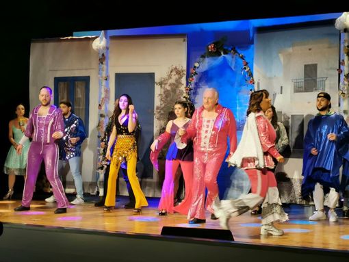 Gli Amici del Gamba e il doppio successo: grande spettacolo facendo del bene Gli Amici del Gamba e il doppio successo: grande spettacolo facendo del bene