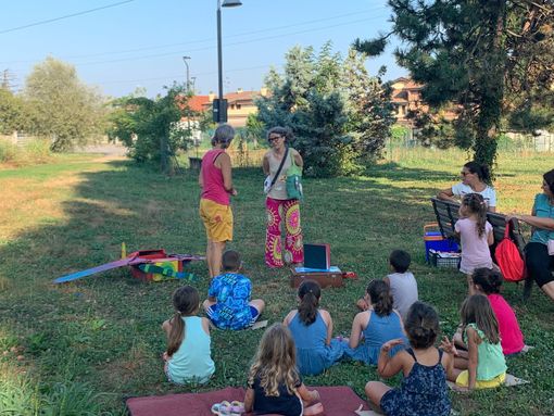 Le storie mettono le ali ai bambini di Marnate