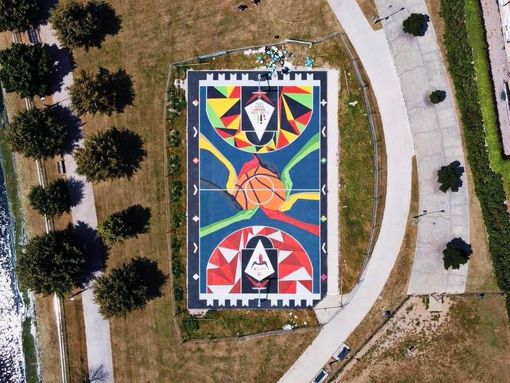 Mesi di progetti e lavori, 700 kg di vernice e tanti volontari: è nato il “Knights Playground” Mesi di progetti e lavori, 700 kg di vernice e tanti volontari: è nato il “Knights Playground”