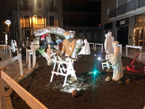 la creazione delle scuole Dante, vincitrice dell'ultima edizione de "La città dei presepi" la creazione delle scuole Dante, vincitrice dell'ultima edizione de "La città dei presepi"