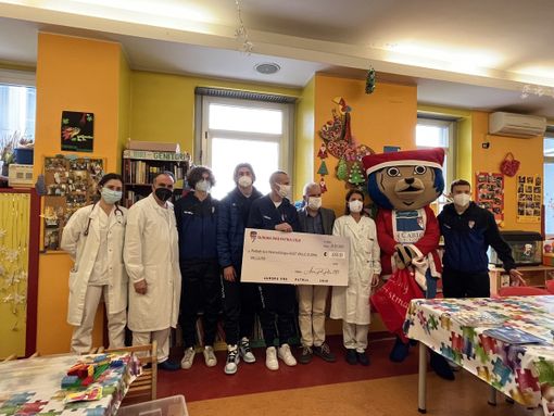 VIDEO E FOTO. «Grazie Pro Patria dalla Pediatria, scaldi il cuore dei nostri bambini» VIDEO E FOTO. «Grazie Pro Patria dalla Pediatria, scaldi il cuore dei nostri bambini»