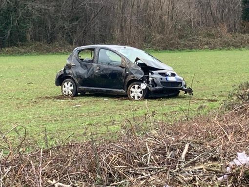 FOTO. Auto si ribalta a Gorla Minore: ferito un 45enne FOTO. Auto si ribalta a Gorla Minore: ferito un 45enne