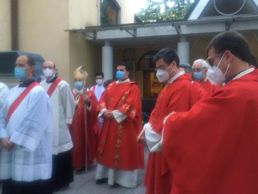 Busto, l'arcivescovo a San Giuseppe: «Che emozione usare il calice di don Isidoro» Busto, l'arcivescovo a San Giuseppe: «Che emozione usare il calice di don Isidoro»