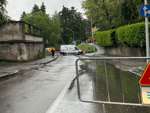 FOTO. Bloccato il sottopasso della stazione a Busto