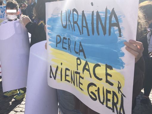 L'Altomilanese si mobilita per l'Ucraina: pronti pulmini e un container di aiuti per gli sfollati