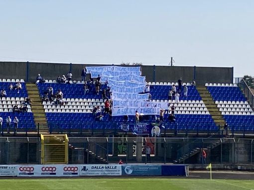 Gli ultras e la protesta degli striscioni nemmeno un mese fa