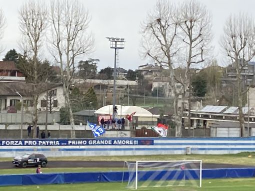 Gli ultras delle due squadre all'ultima partita in casa