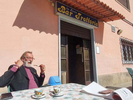 &quot;Lumbard tas!&quot;: la scintilla, i viaggi con Bossi e le riunioni nel bar di mamma Lucia. La Lega delle origini secondo Modesto