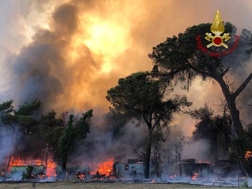 L'incendio a Roma - foto vigili del fuoco