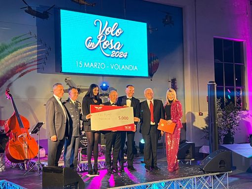 FOTO E VIDEO. Volo in Rosa, il sogno di volare prende quota con due borse di studio FOTO E VIDEO. Volo in Rosa, il sogno di volare prende quota con due borse di studio